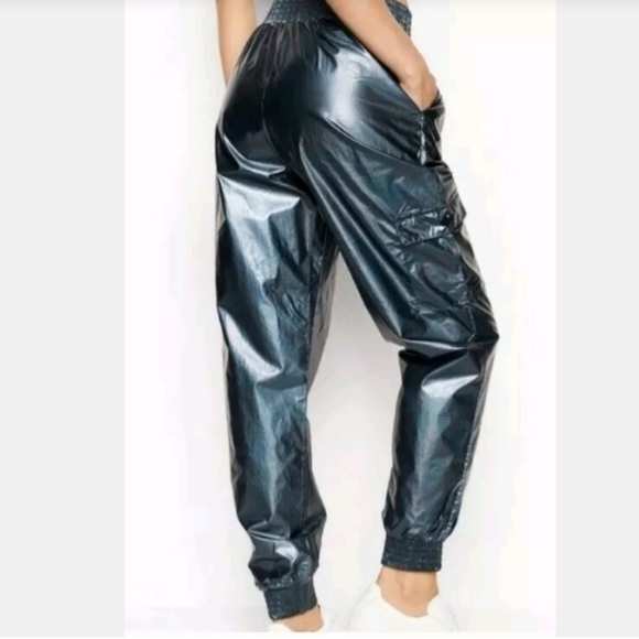 NWT Victoria's Secret Sport Metallic Cargo Pants - Picture 2 of 6